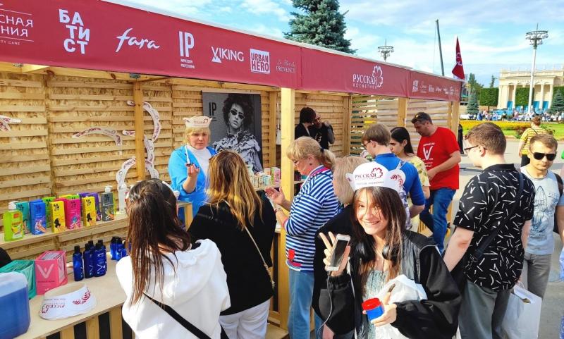 «Русская Косметика» участник выставки-ярмарки на национальном фестивале искусства, моды и красоты «Узоры» на ВДНХ  