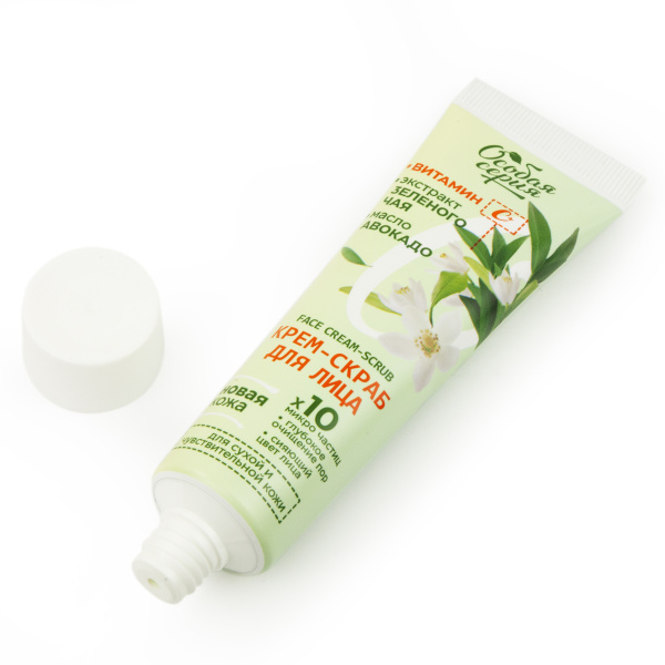 Фото Особая Серия Крем-скраб для лица «Новая кожа» с экстрактом зеленого чая и витамином С, 50 мл в интернет-магазине «Русская Косметика».